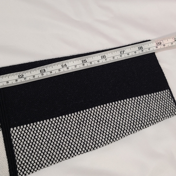 TAHARI M SWEATER - Picture 14 of 16